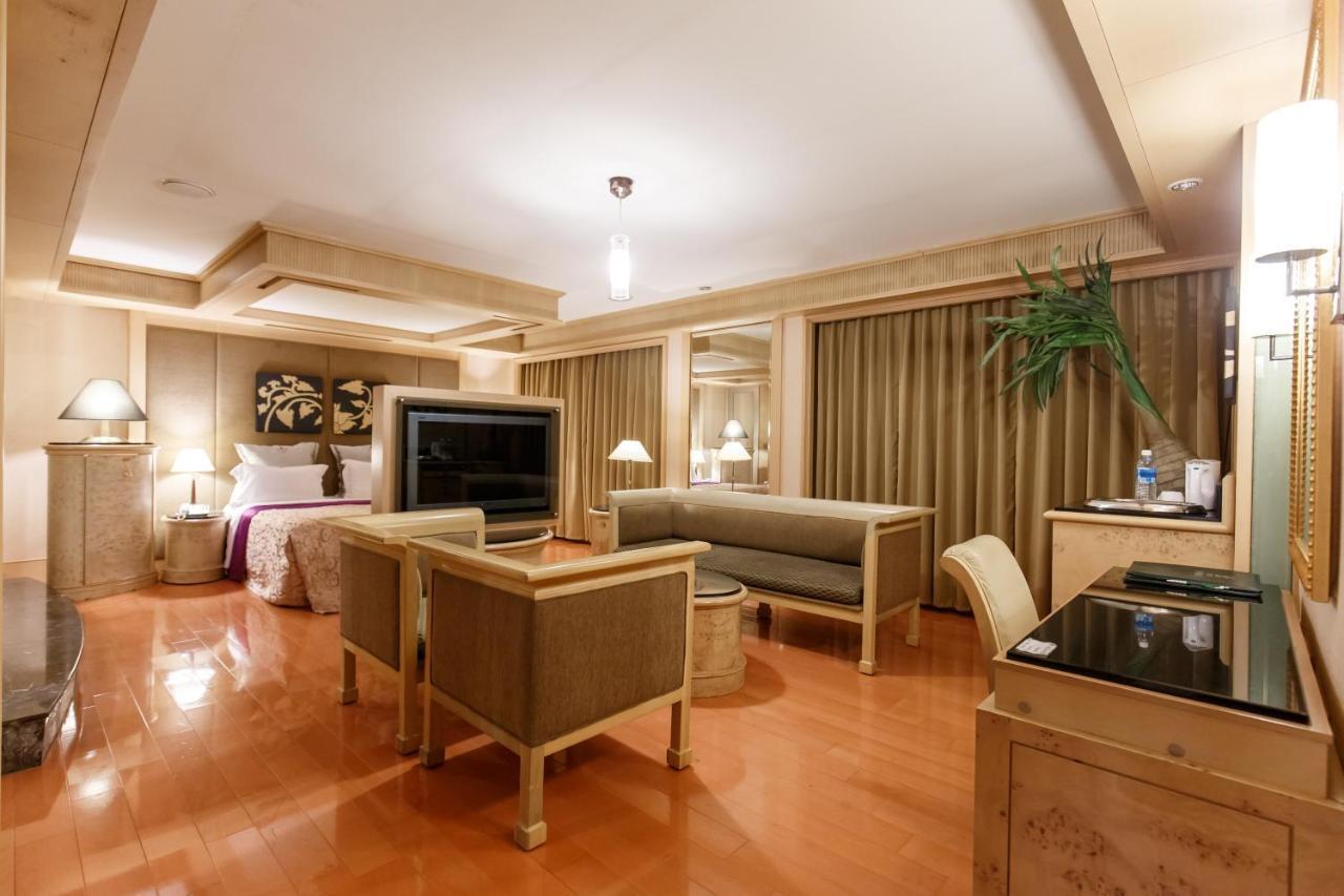 Love Tree Motel Taipei Luaran gambar